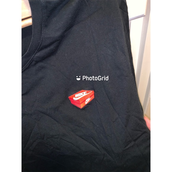 Nike box logo tee - size large - Picture 4 of 8